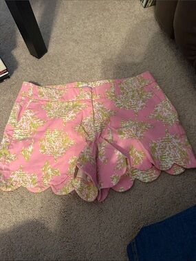 crown & ivy Pink Floral Scalloped-Hem Skort